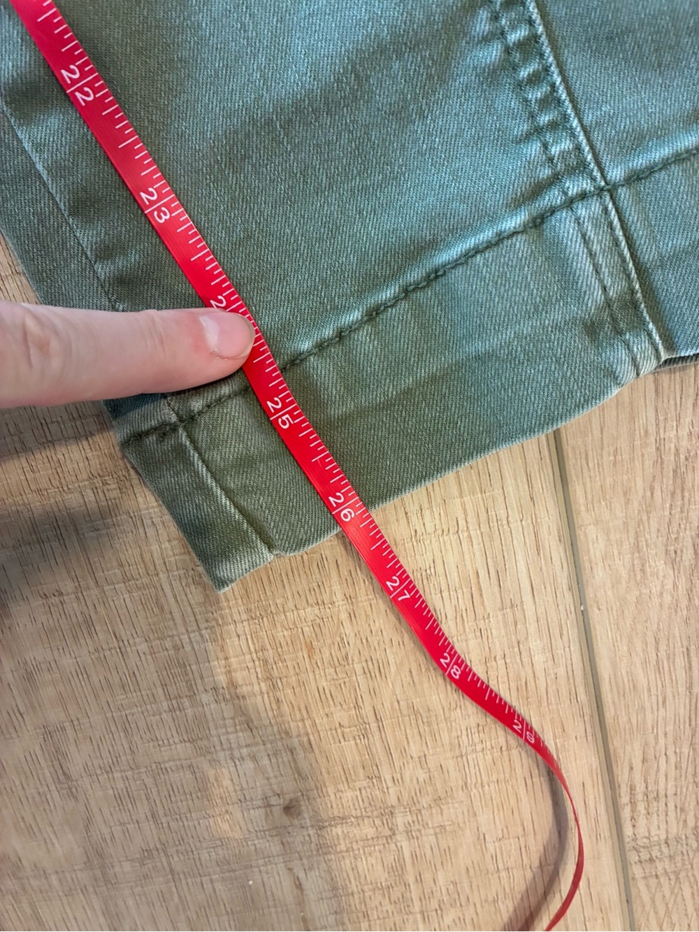 Kut from the Kloth Elizabeth straight leg crop Cargo Pants in Olive 14 autumn - Picture 6 of 8